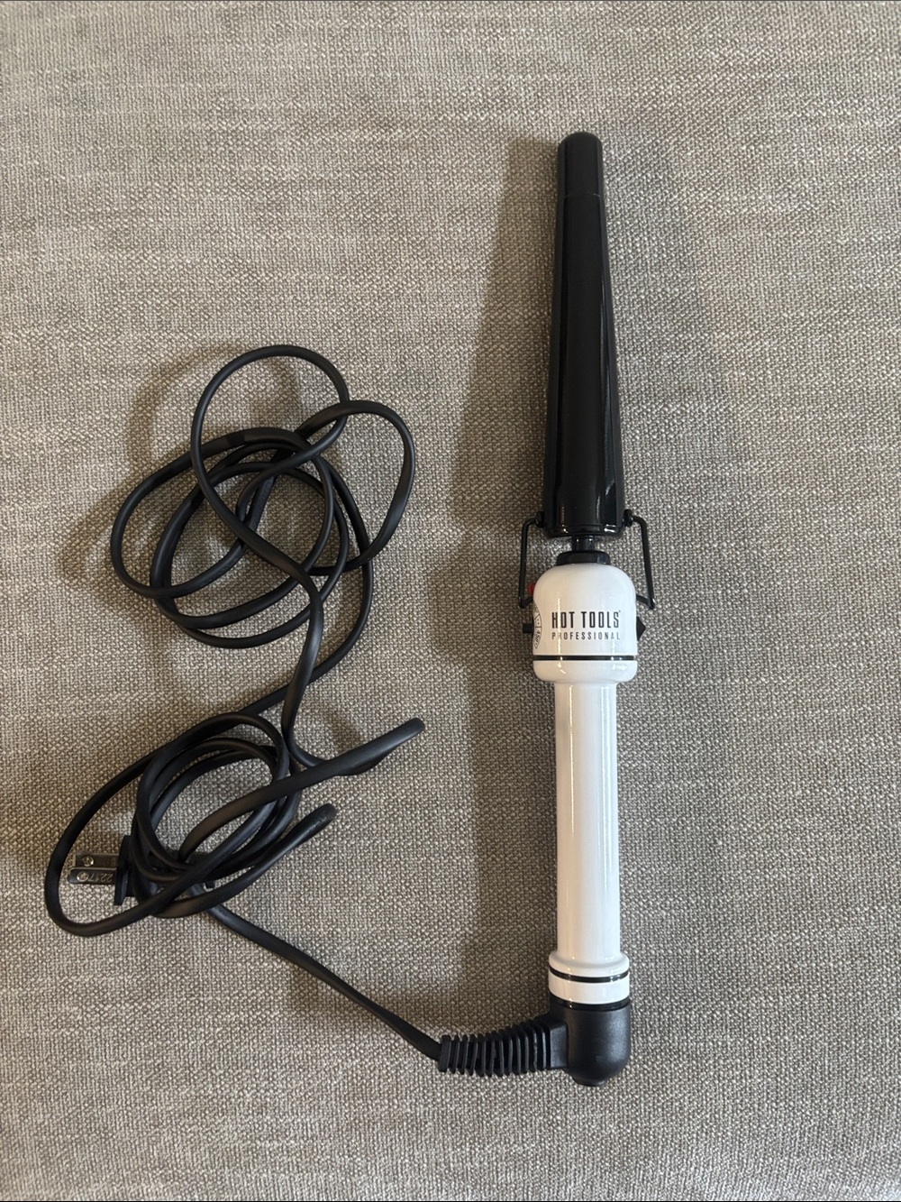 Hot Tools Professional White and Black Tapered Curling Wand